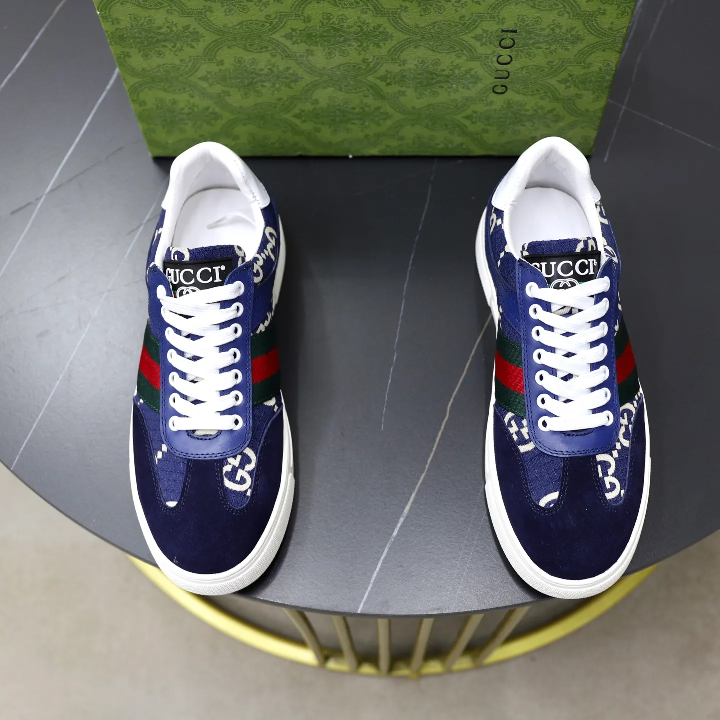Ex-factory price: 440💰🙅‍♂️🙅‍♂️🙅‍♂️ Brand: GUCCI Standard code: 38-44 (45 customized) Grade: Same as the official website Material: Original material splicing Comfortable and breathable lining Lightweight and wear-resistant sports outsole Style category: Men's fashionable casual shoes Running sneakers Distinguished luxury brand elements Top luxury Color: actual picture color